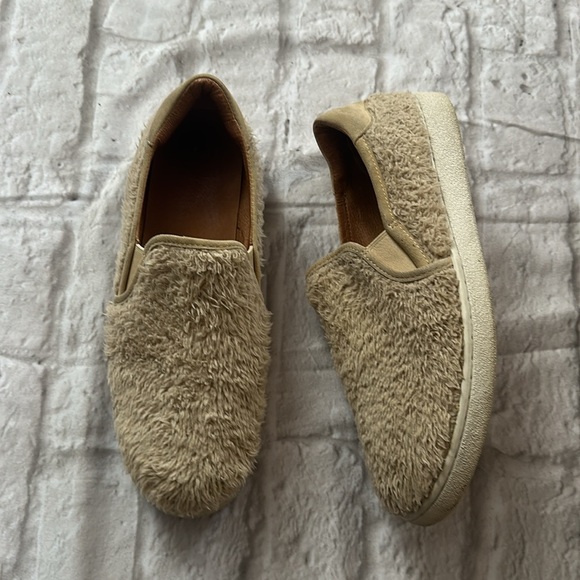 UGG Shoes - UGG Beige Fuzzy Slip-On Women’s Shoes Size 9.5